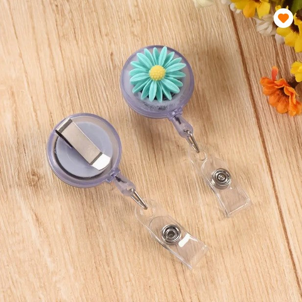 [1 PIECE] Daisy Retractable ID Lanyard Clip