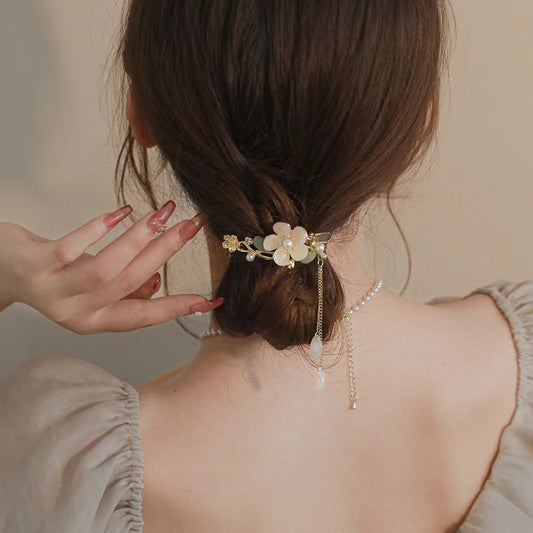 [1 PIECE] Gorgeous Flower and Faux Pearl Alloy Hair Clip