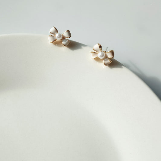 [1 PAIR] White Enamel and Pearl Bow Stud Earrings