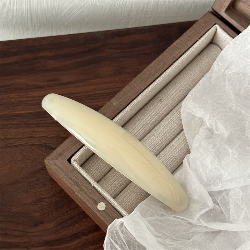 [1 PIECE] Classic Plastic Resin Hair Clip